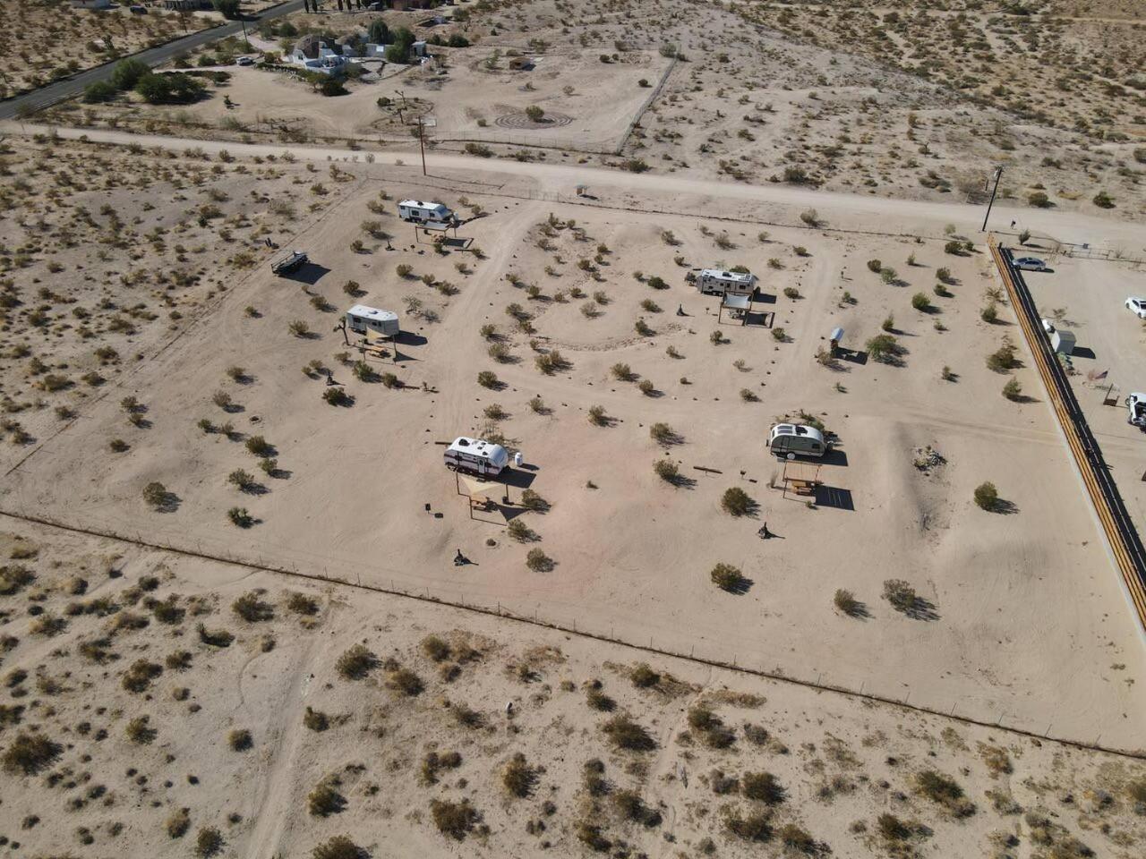 Jt Village Campground - Casa Pequena Joshua Tree Esterno foto